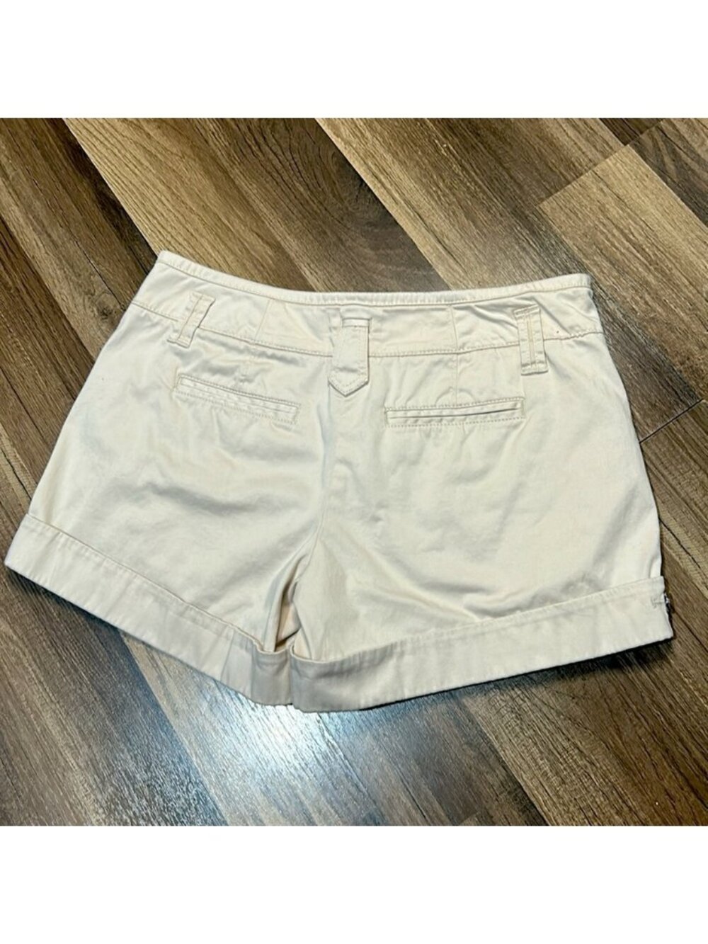 Cream Cargo Shorts Relaxed Fit - Picture 3 of 3